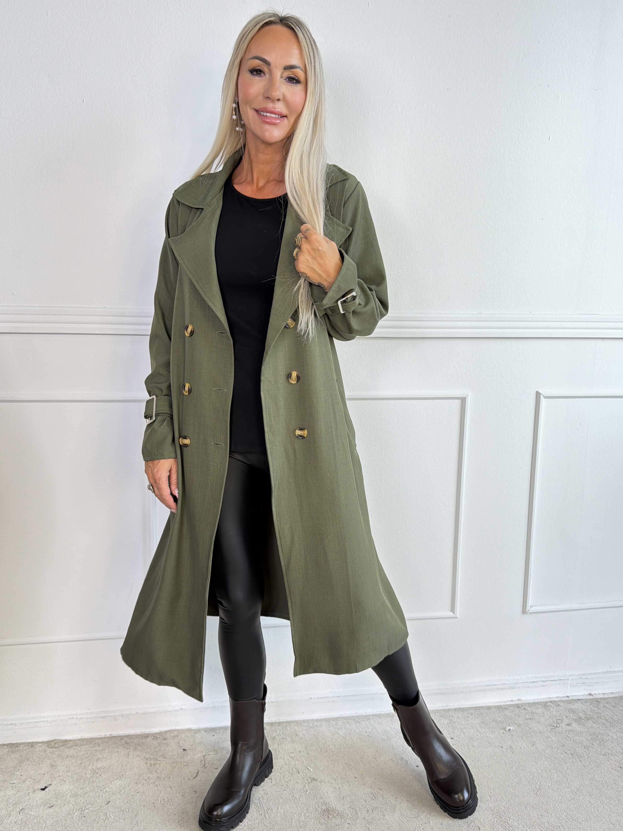 Sharpay 2.0 - Let plus size trenchcoat med bindebånd
